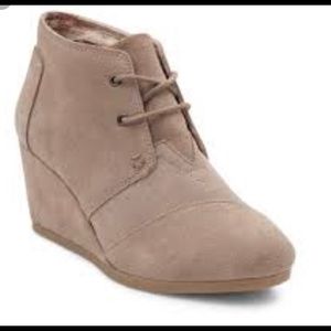 Toms suede wedge lace up booties size 7.5